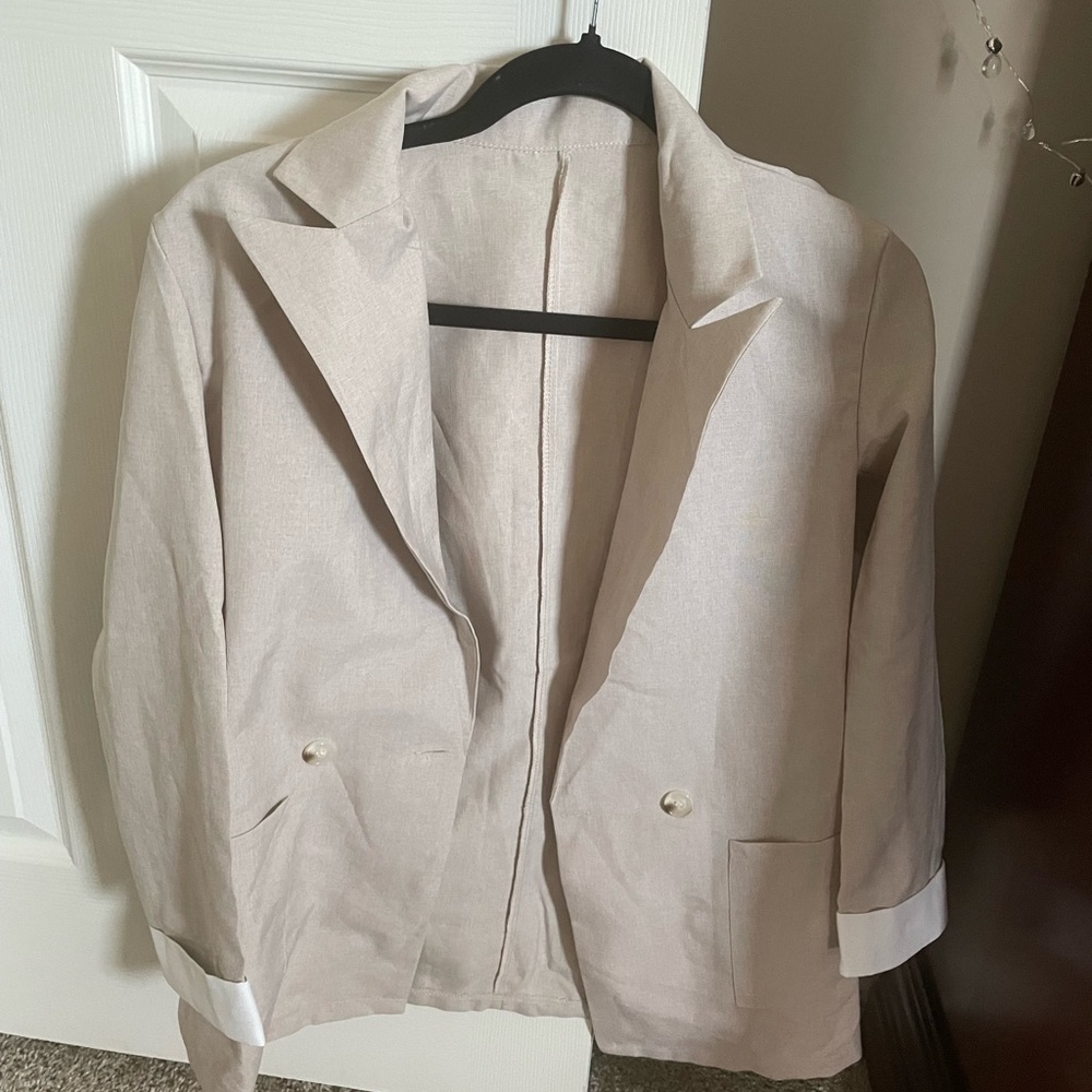 New- never worn soze xsm blazer